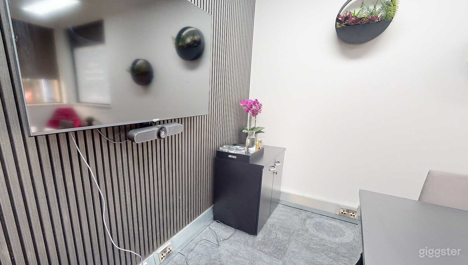 Petersfield Meeting Room for 8 Persons Photo 4
