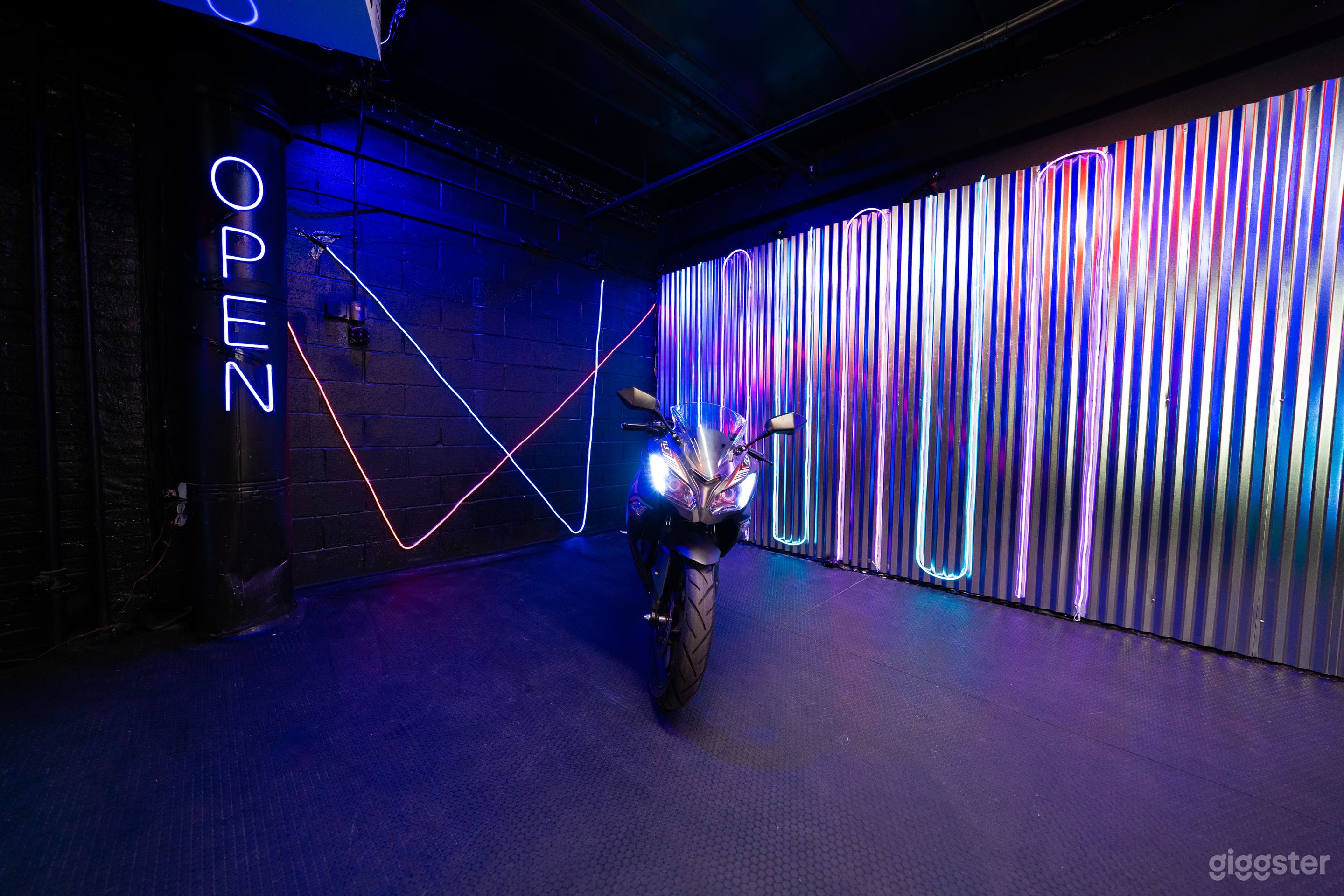 Neon Room for Photography Photo 1