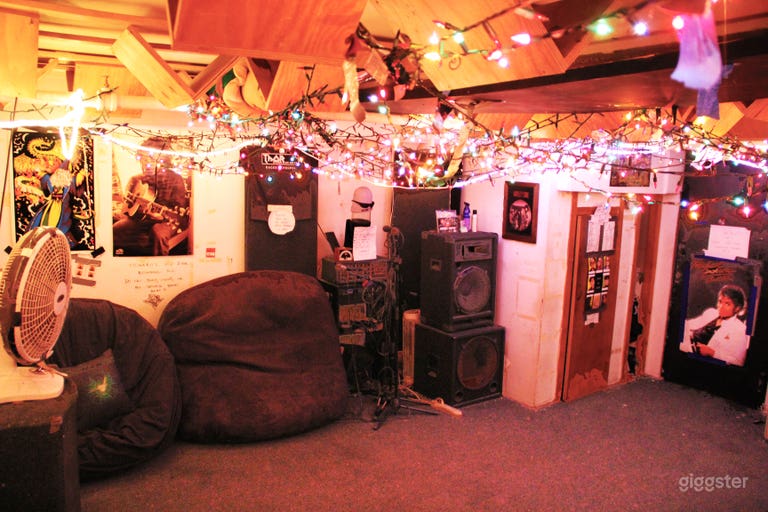  Main room, different perspective 