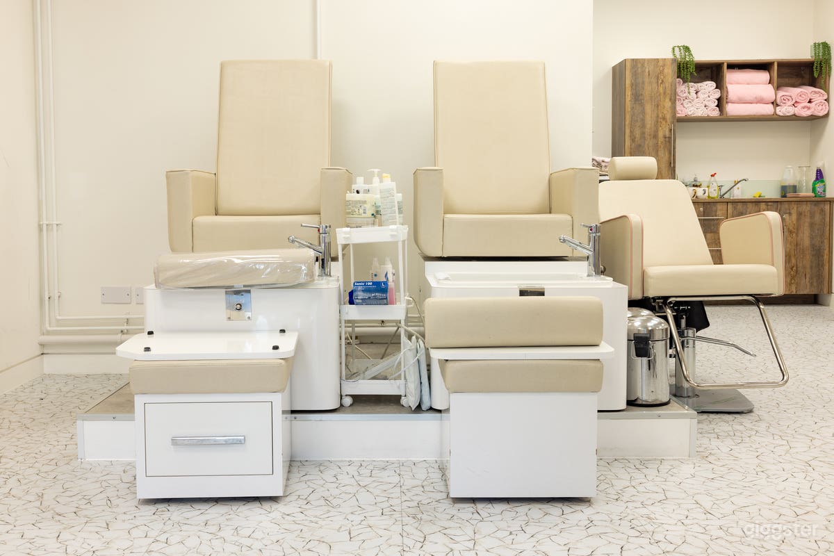 Hair &amp; Beauty Salon - Finsbury Park Photo 4