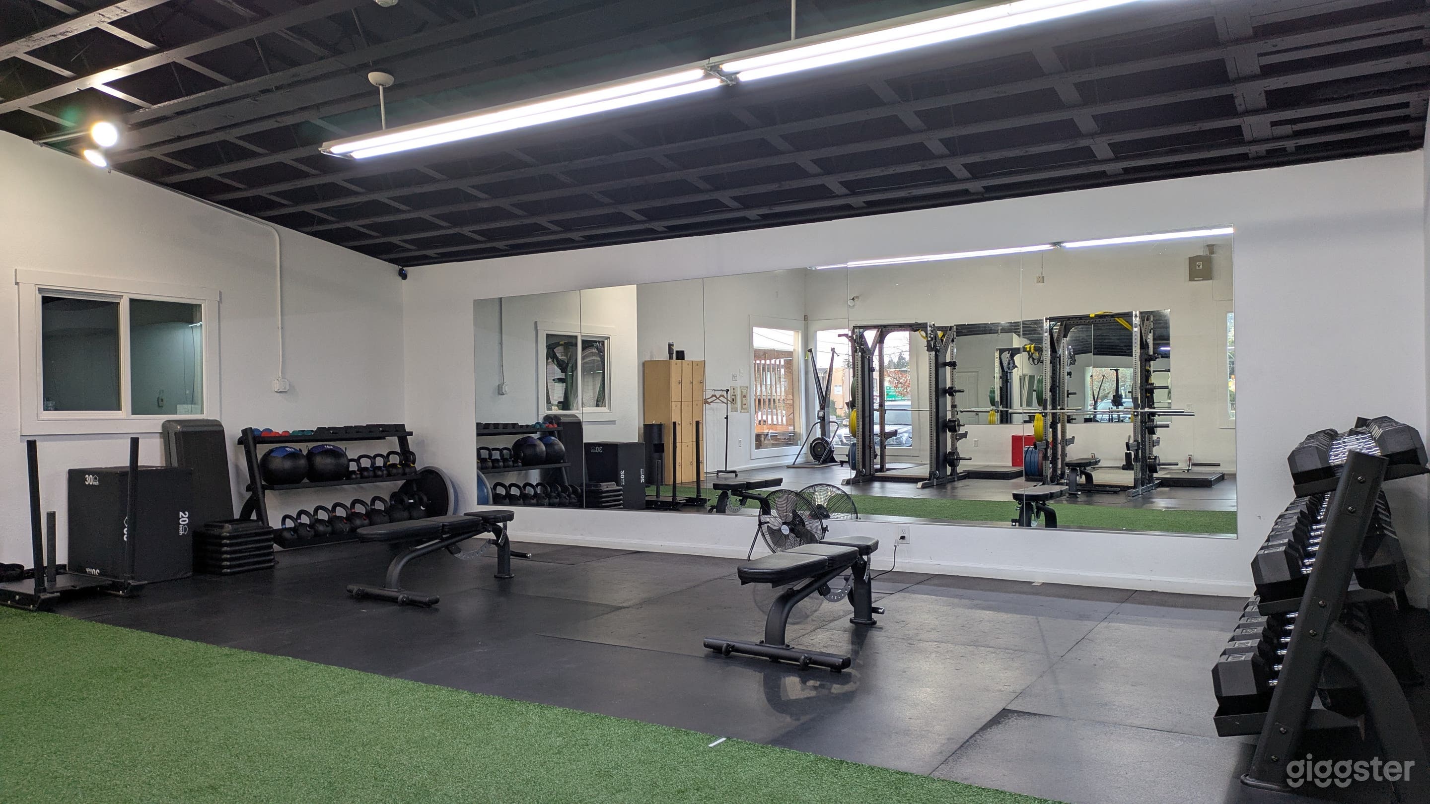 3200 square foot strength training gym Photo 4