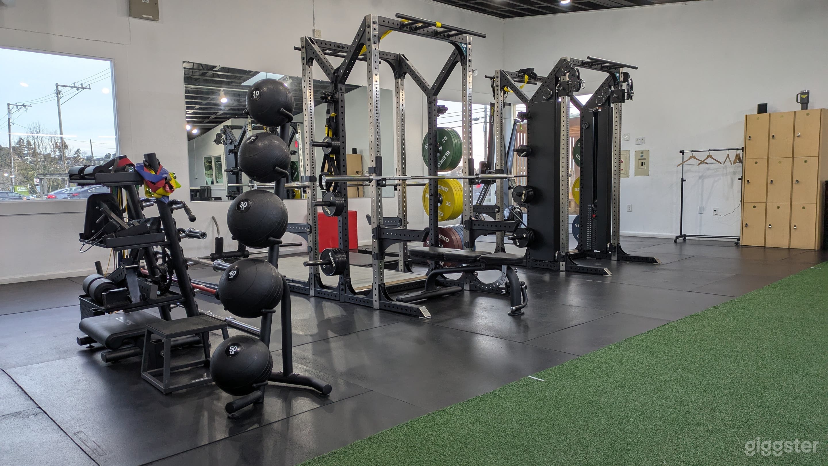 3200 square foot strength training gym Photo 3