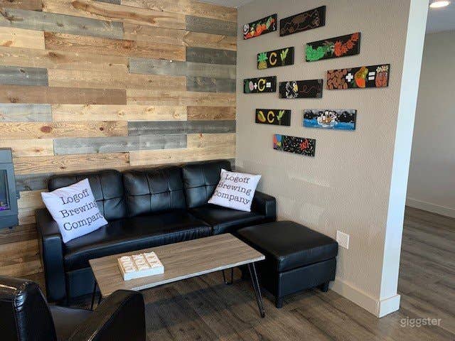 Charming, Lively Lounge Area with Taproom Access Photo 4