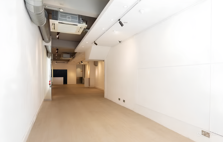  Premium Art Gallery with High Ceilings 