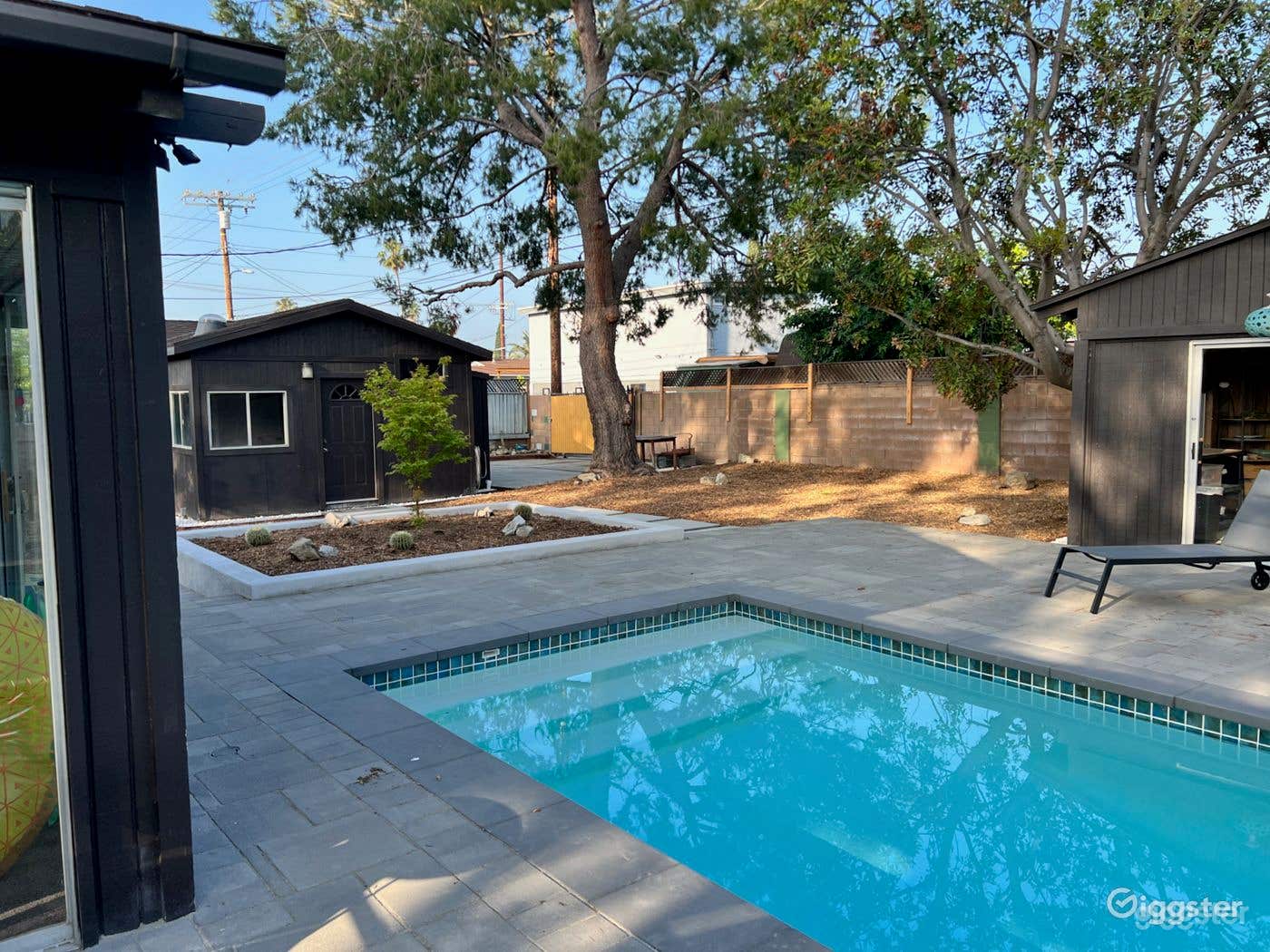Eclectic Ranch-Style Backyard Pool Photo 2