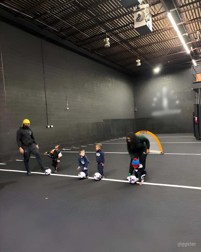  Indoor Turf Field Gym with wide Open Space 