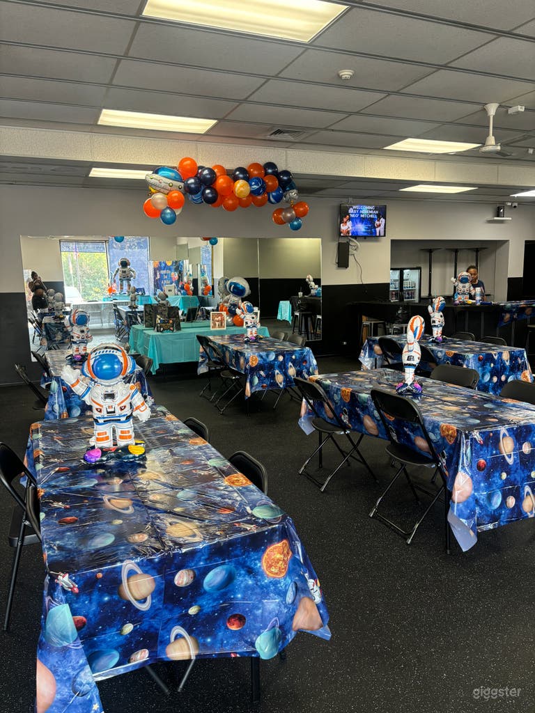  Common area space decorated 