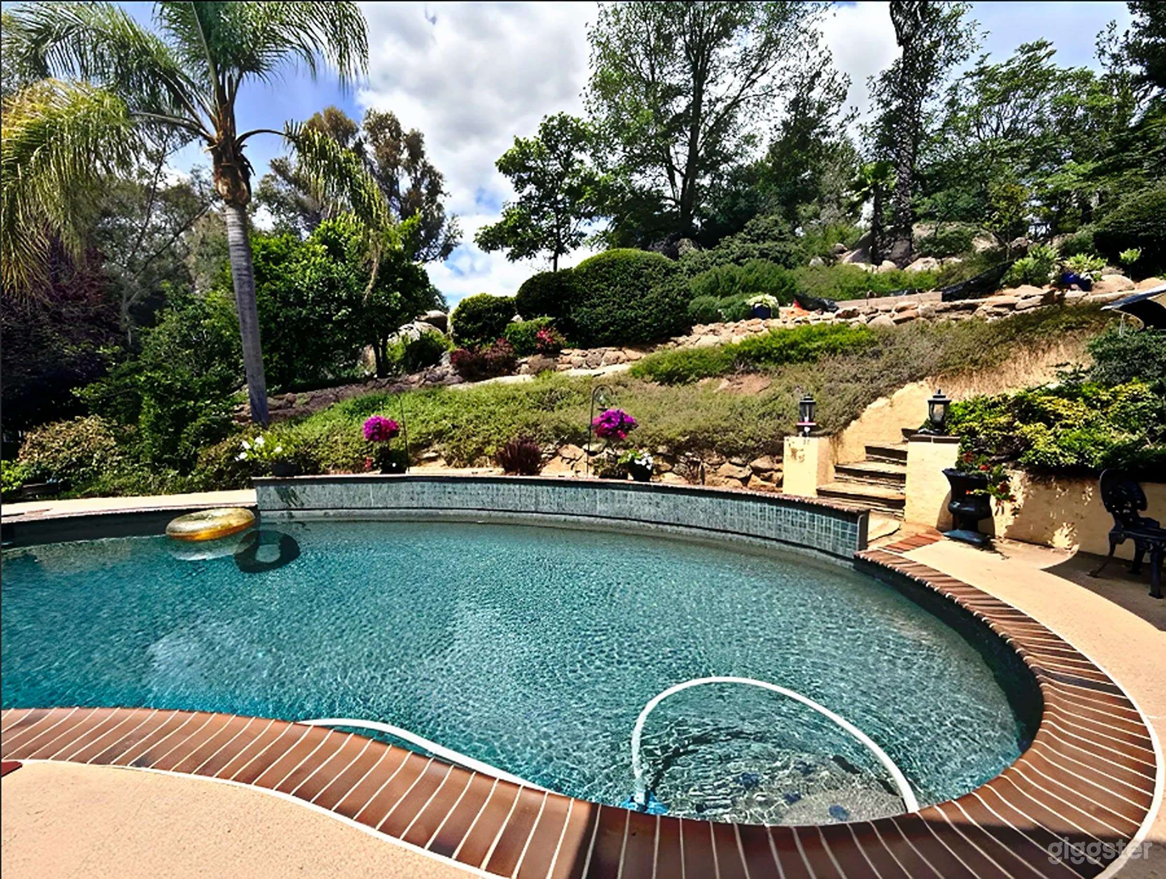 A Secluded, All-Natural Tropical Pool Oasis Photo 1