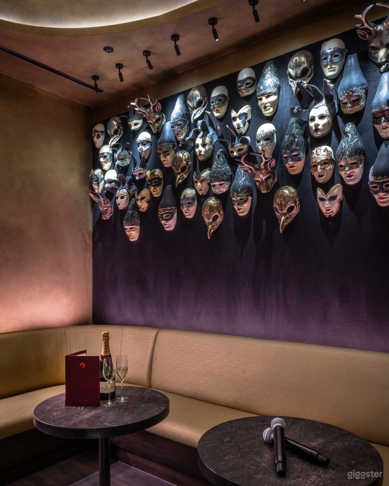 The Masquerade Room Photo 3