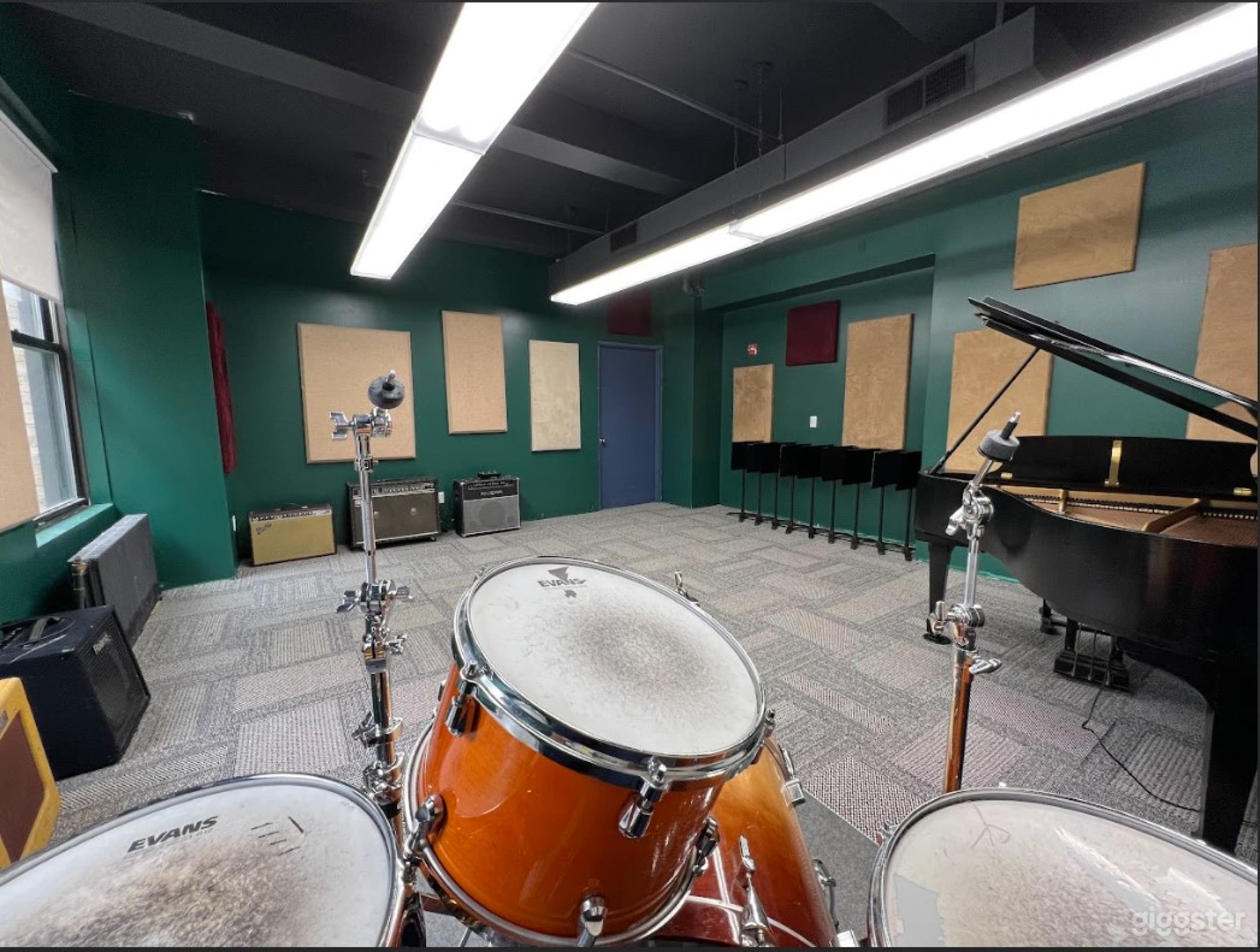 Expansive And Awe-Inspiring Studio Space Photo 3