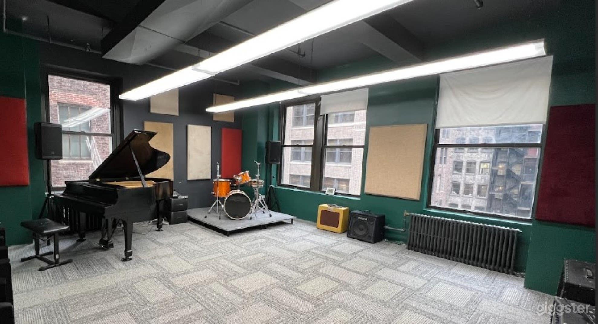 Expansive And Awe-Inspiring Studio Space Photo 1