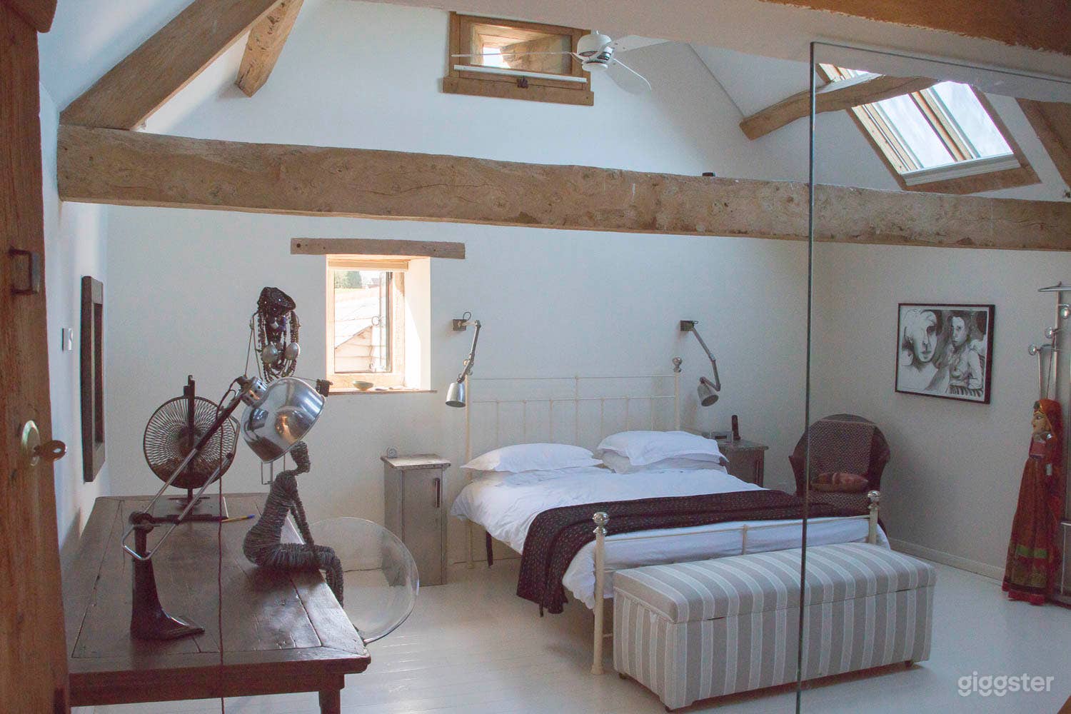 Enticing and Atmospheric Barn in Cheltenham Photo 4