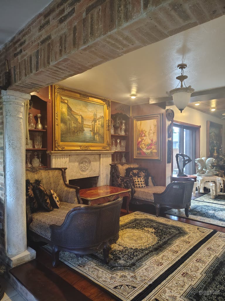  Miami Coconut Grove Mansion Decorate with Antiques 