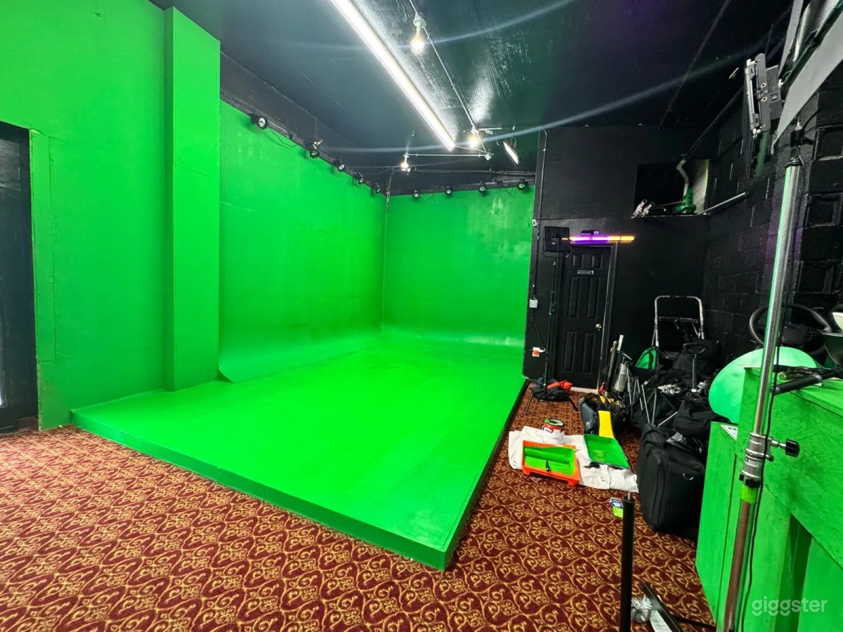 Film Production Studio with Professional Green Screen Photo 4