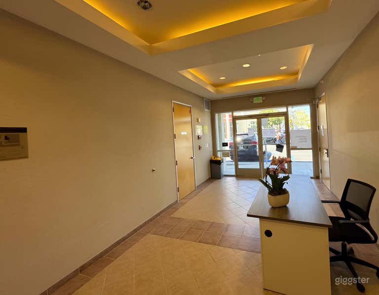  Functioning Lobby with Great Natural Light 