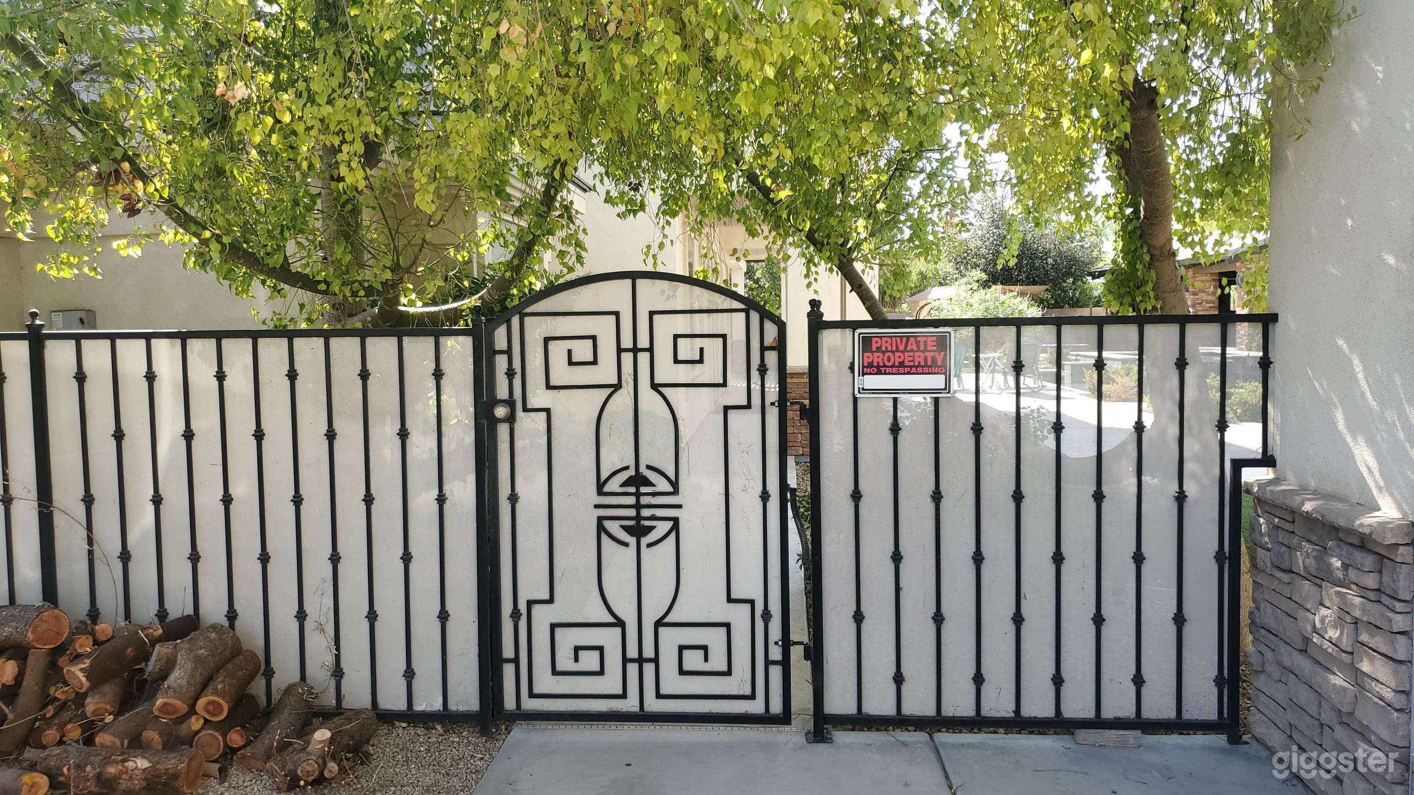 Pool Oasis By The Strip Photo 3