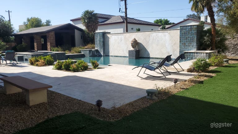  Pool Oasis By The Strip 