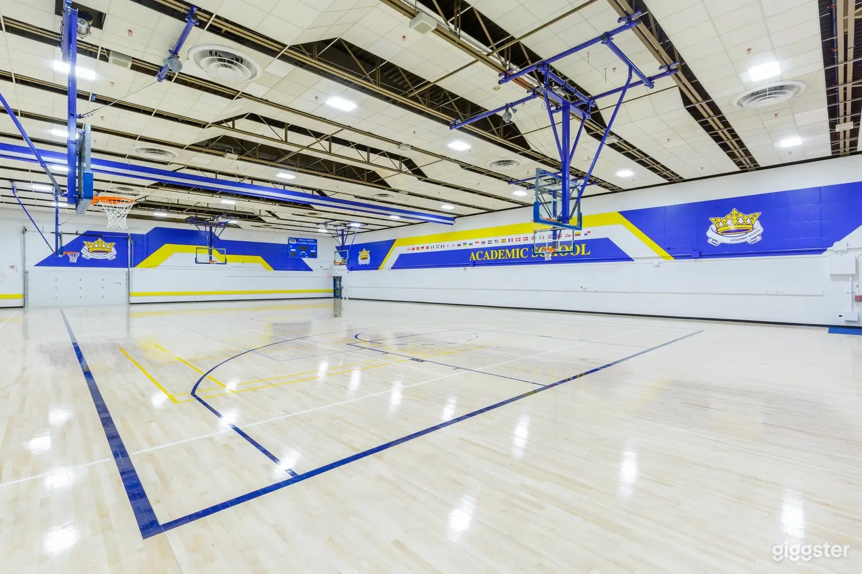 Full-Sized School Indoor Basketball Court Photo 1