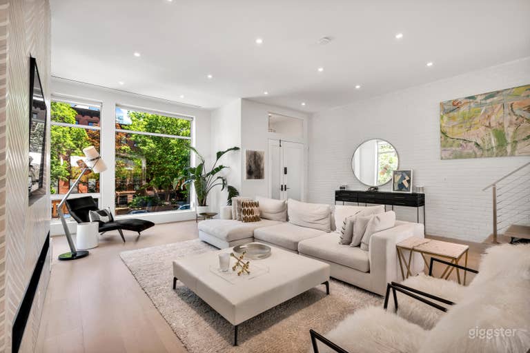  Modern Townhouse in Brooklyn 