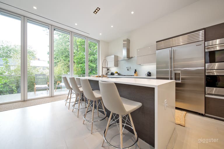  Modern Townhouse in Brooklyn 