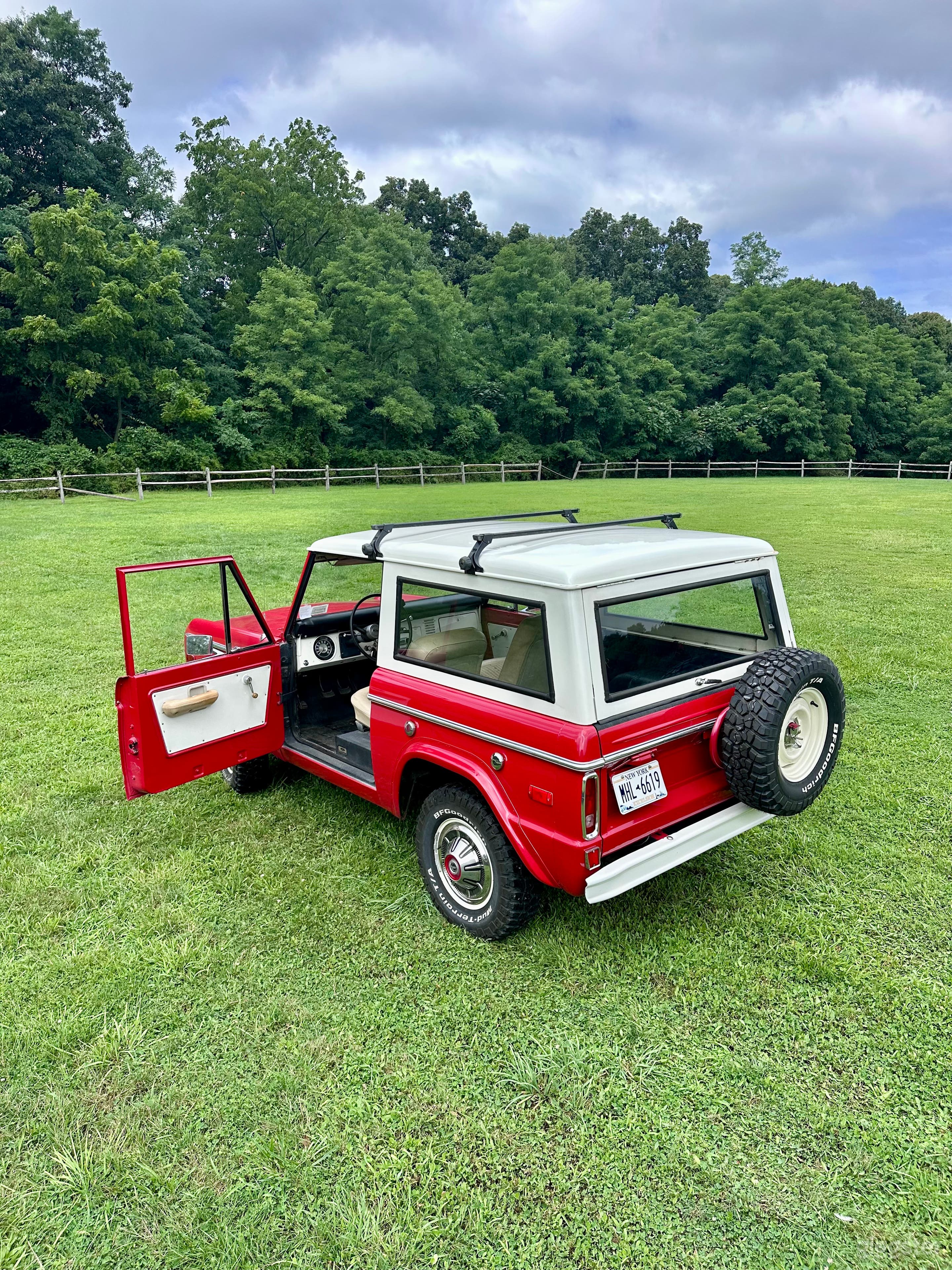 1971 Ford Bronco Photoshoot Picture Car Photo 1