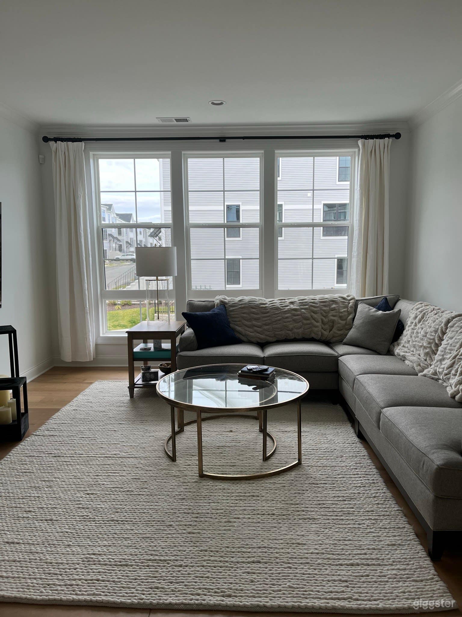 Brand new Loft Style Townhouse Photo 1