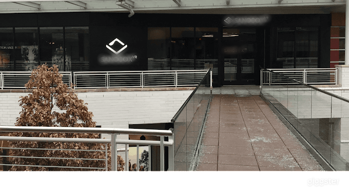 Modern &amp; Futuristic VR Space in Oak Brook Photo 4