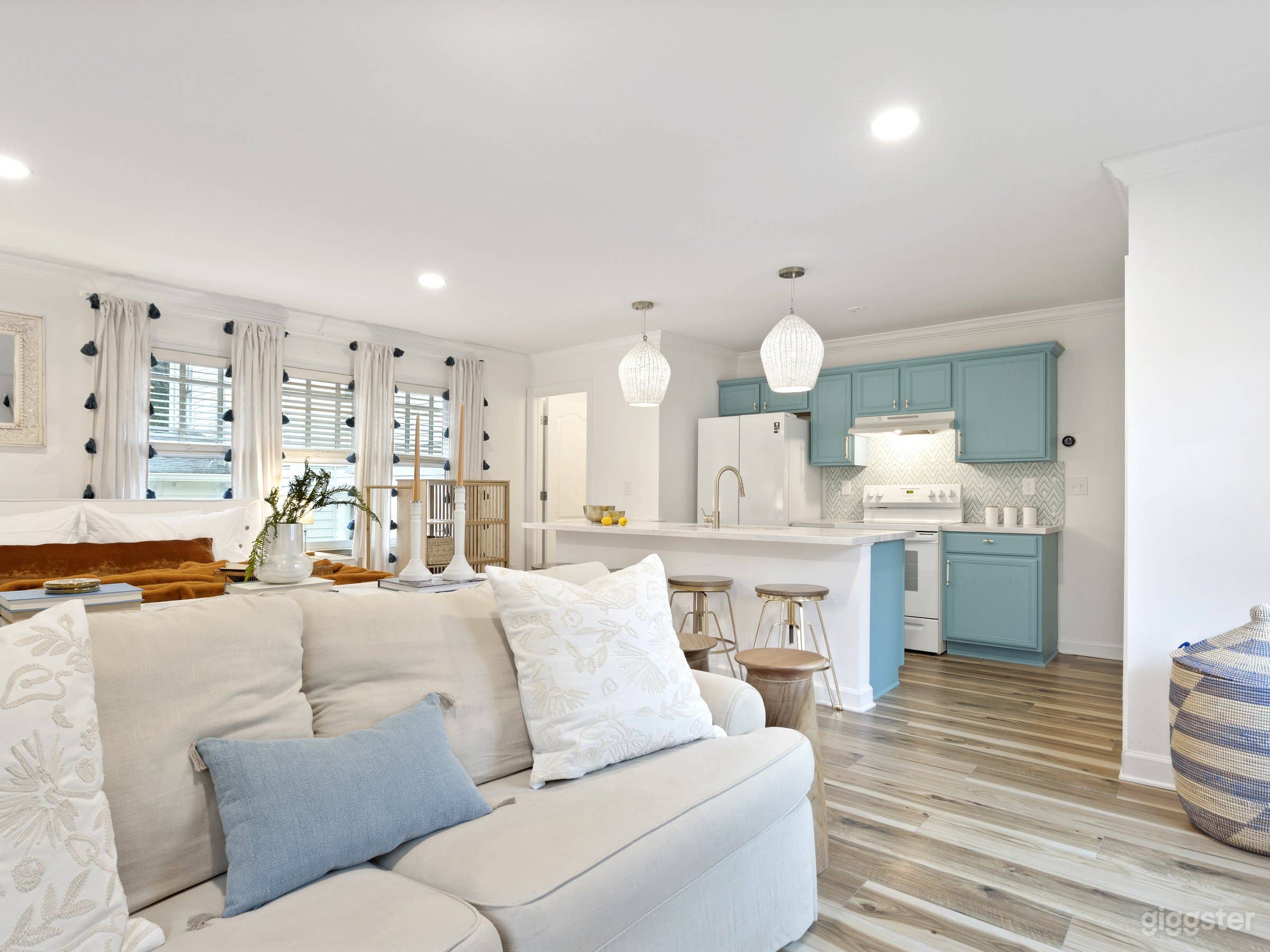 Blue Sky Studio | Designer Furnished Rental Home Photo 2