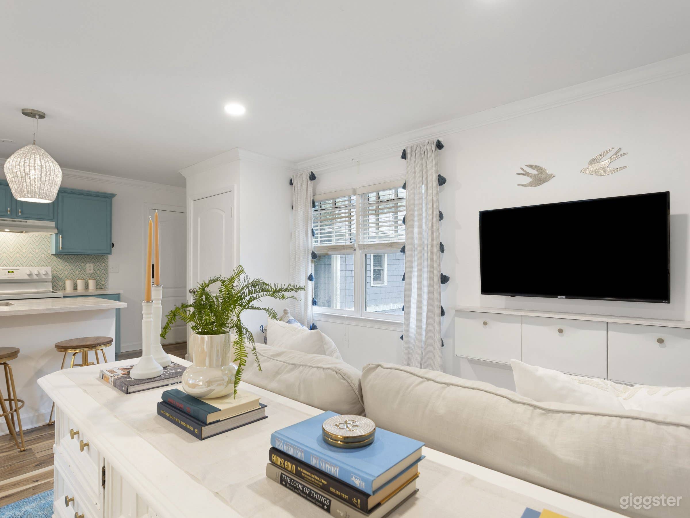 Blue Sky Studio | Designer Furnished Rental Home Photo 3