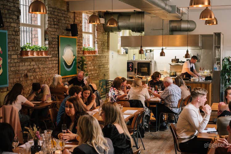 Homey Indoor Restaurant in Liverpool  Photo 3