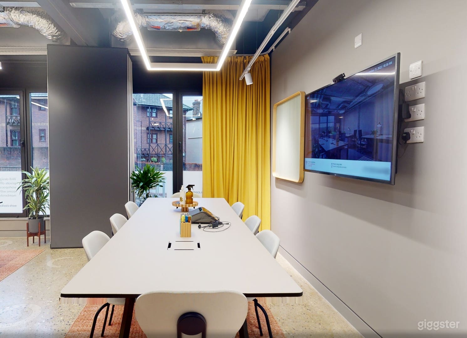 Wood Green 0M2 Photo 3