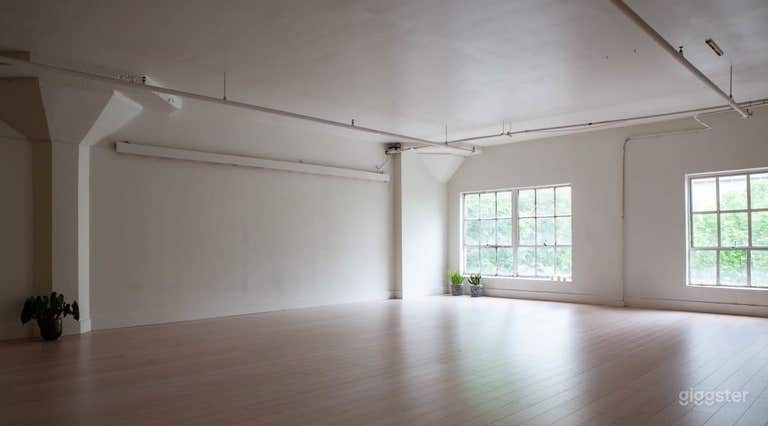  Beautiful Light-Filled Studio in the heart of Downtown Seattle 