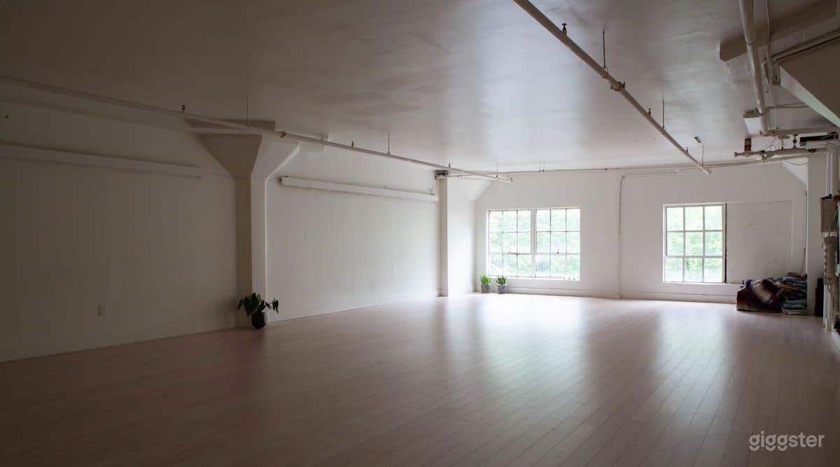Beautiful Light-Filled Studio in the heart of Downtown Seattle Photo 1