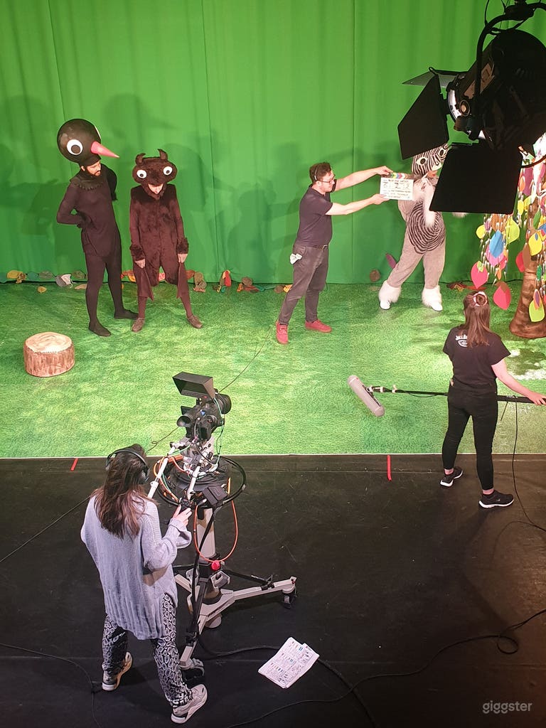  2600 st.ft Black Box Studio 