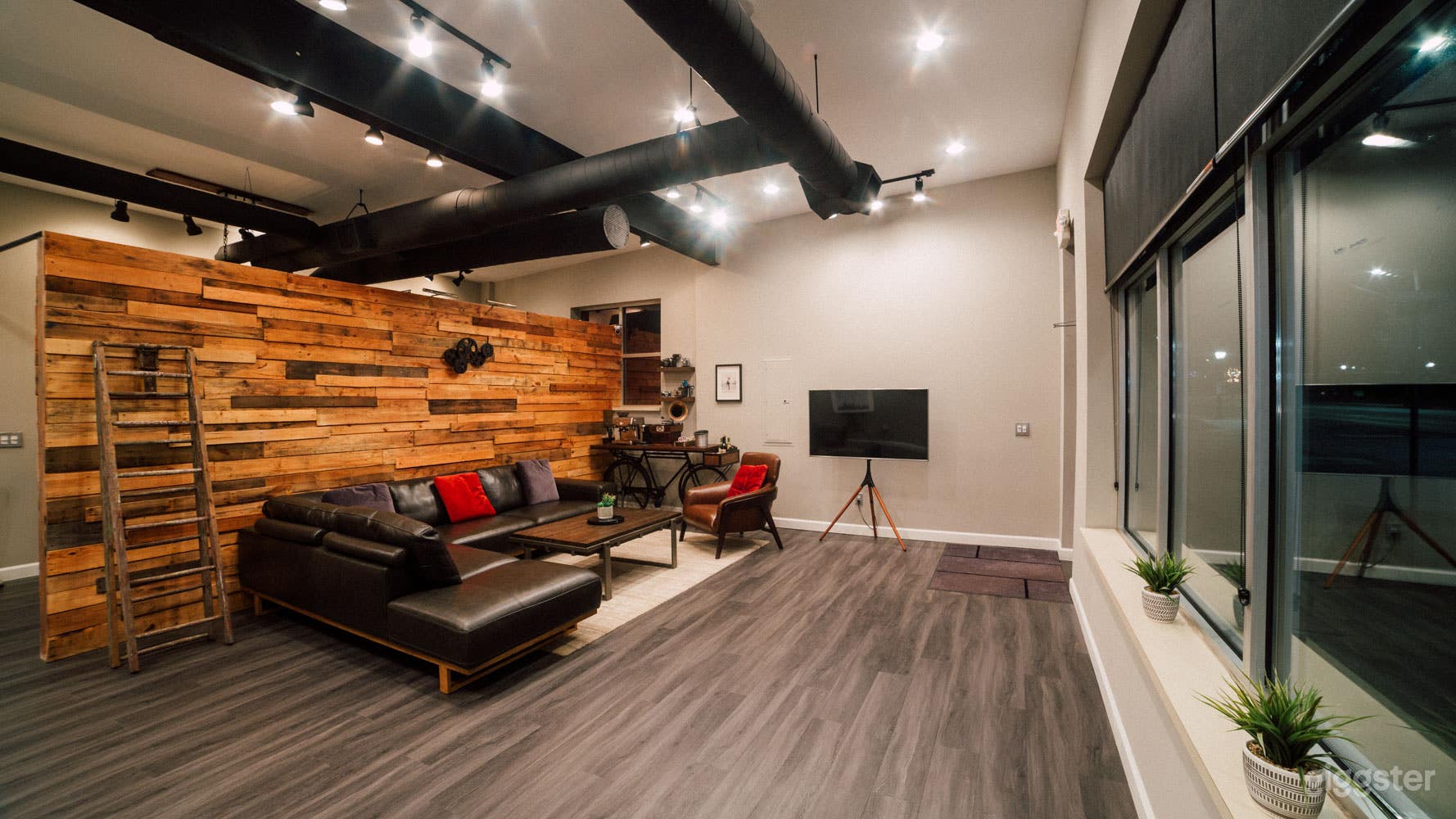 Modern Industrial Space for Unique Functions And Events Photo 4