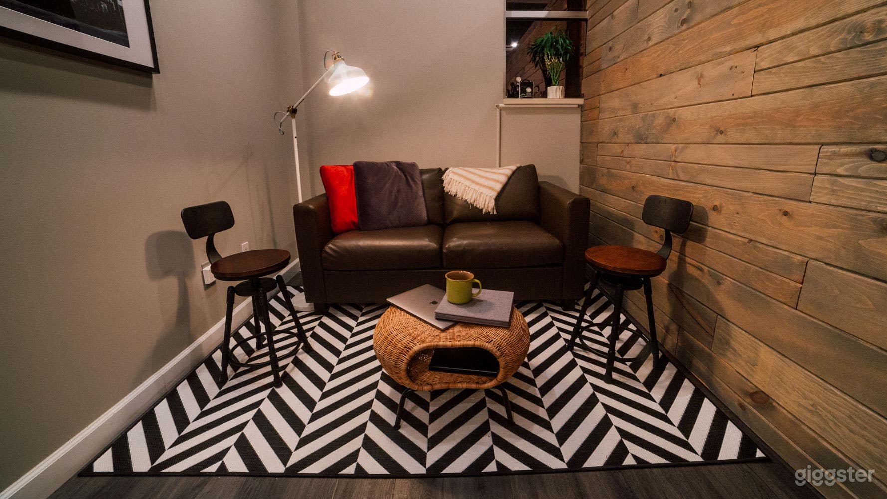 Modern Industrial Space for Unique Functions And Events Photo 3