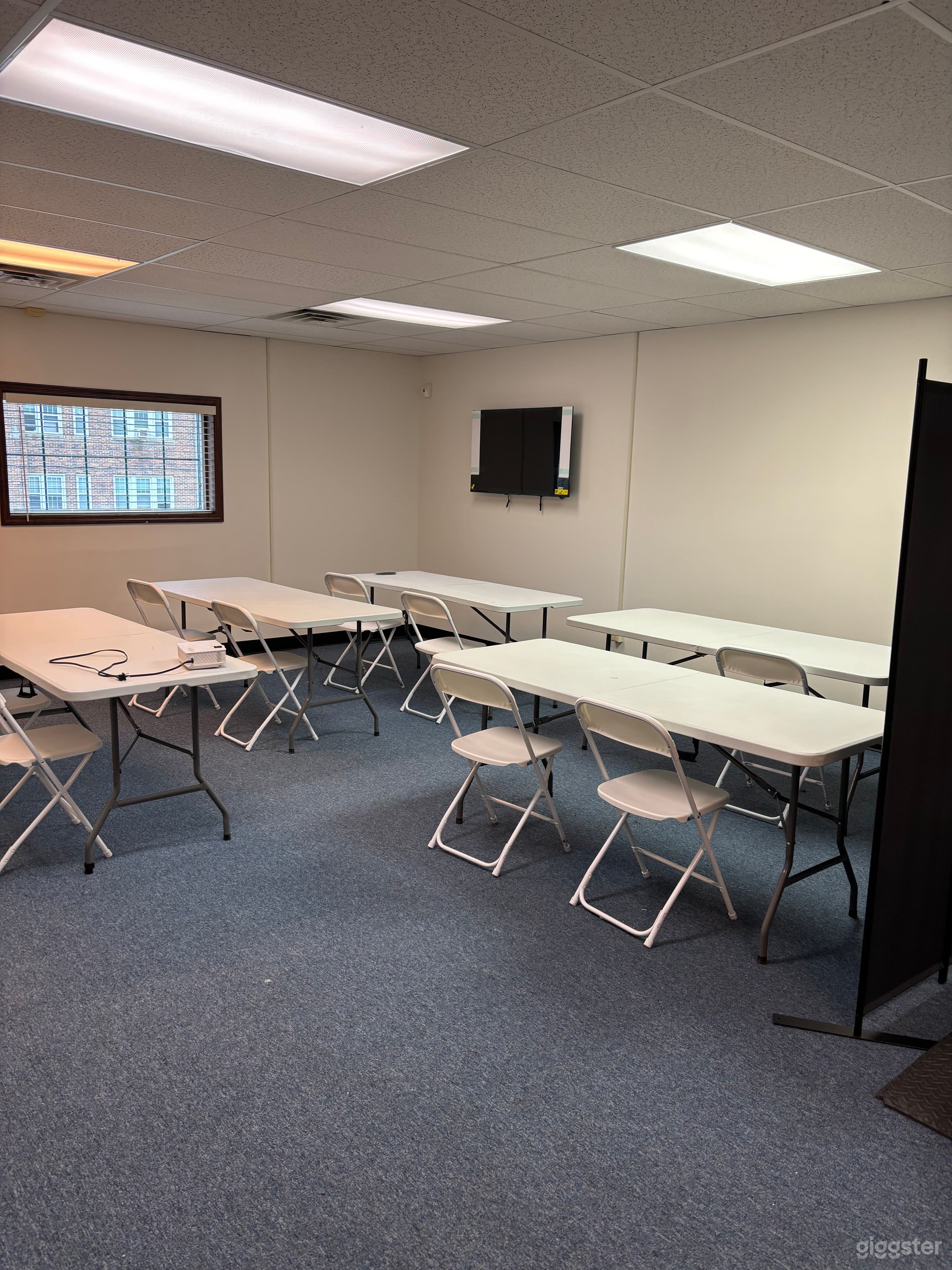 Training/ meeting room. Photo 1