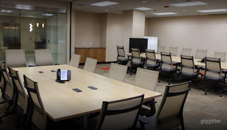  Modern Styled Meeting Rooms on Broadway 