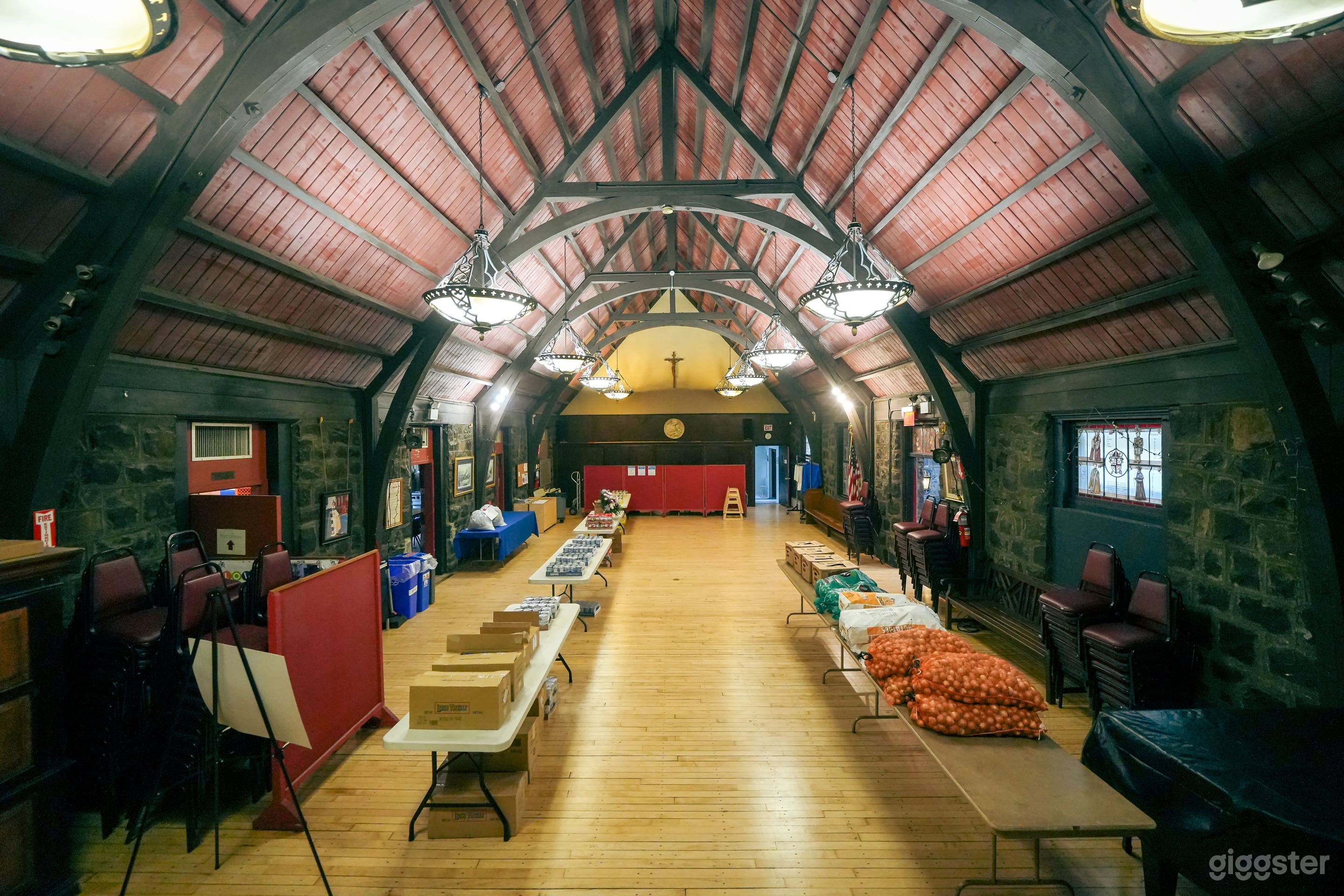 Spacious Brick-walled Hall with Rustic Charm  Photo 3