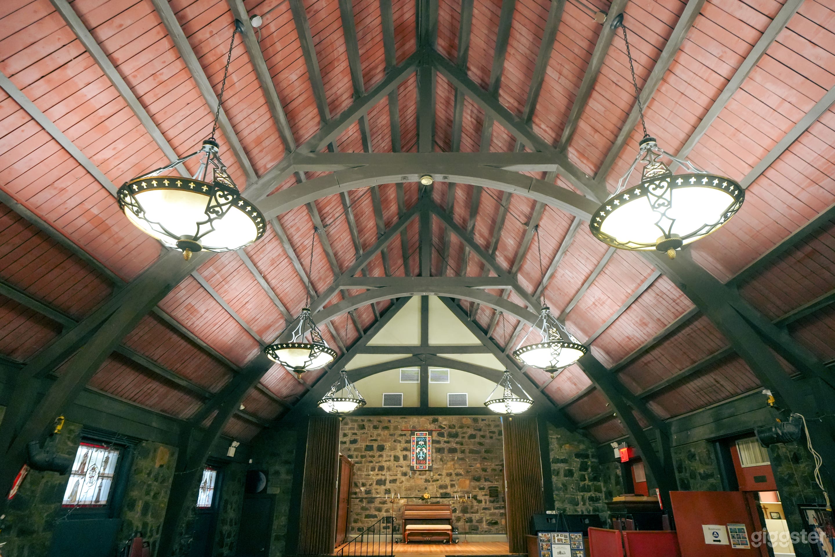 Spacious Brick-walled Hall with Rustic Charm  Photo 2