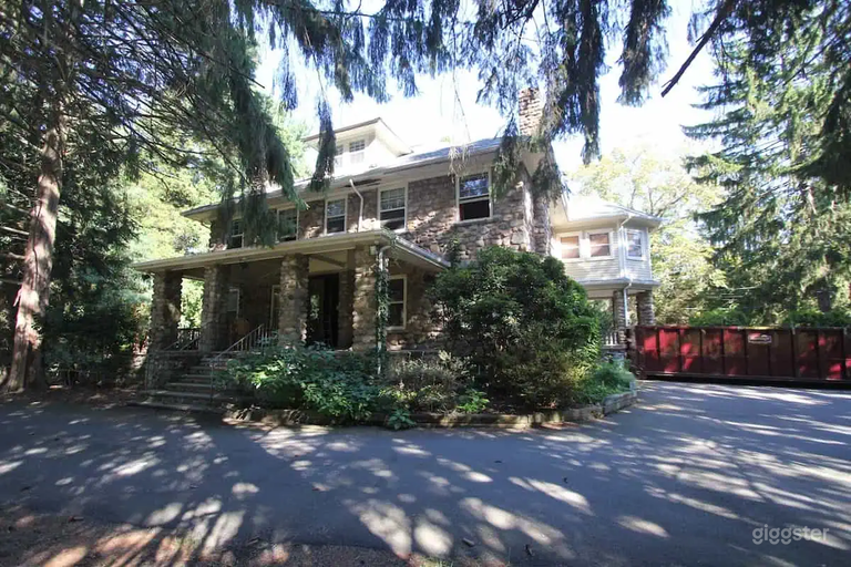 Historic stone house with fireplace 