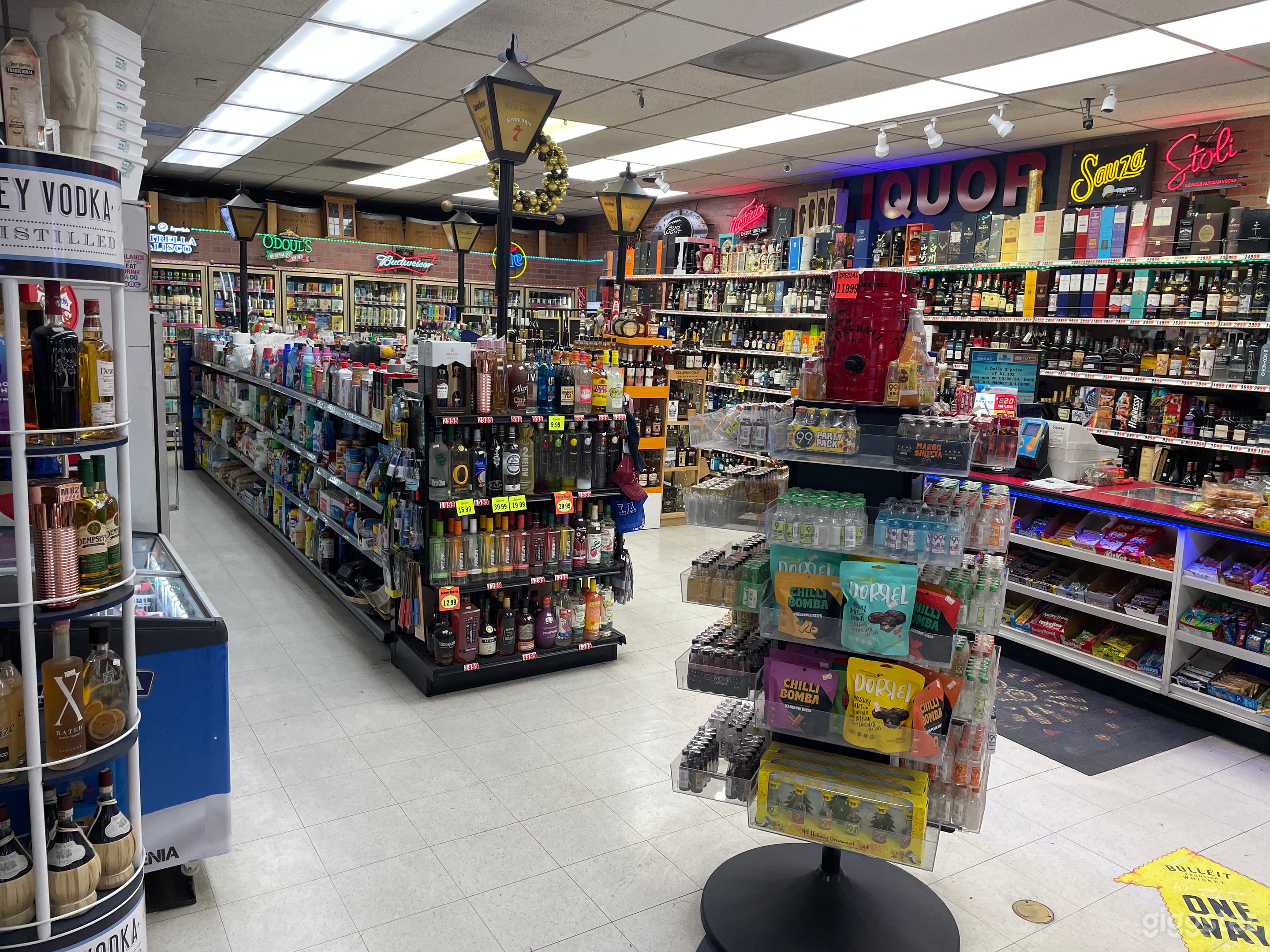 Liquor Store Photo 3