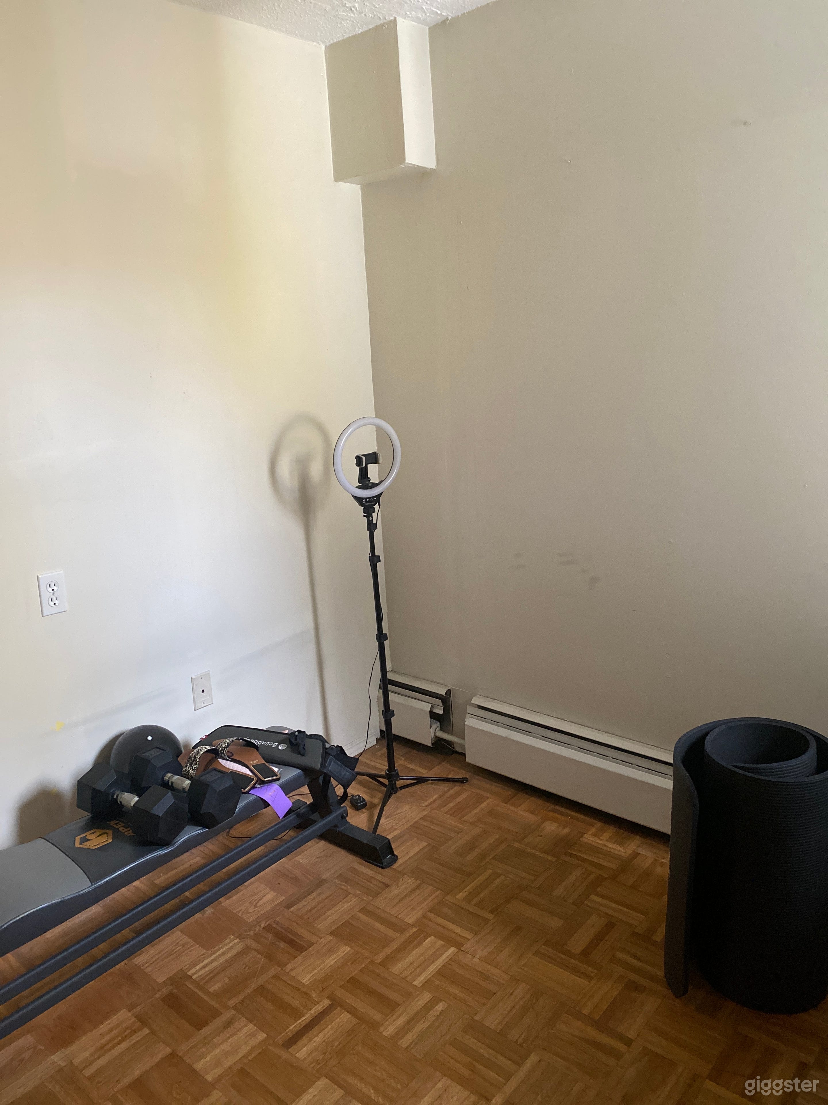 Small bedroom not in use Photo 2