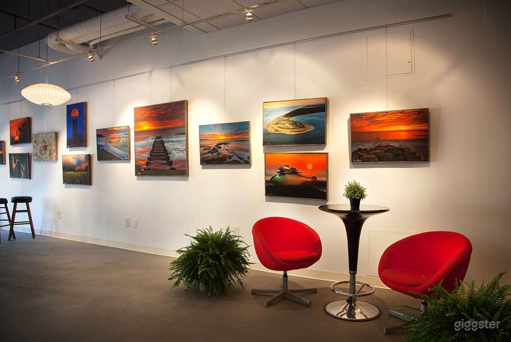 Perfect for Meetings &amp; Party Studio in Wilmington Photo 2