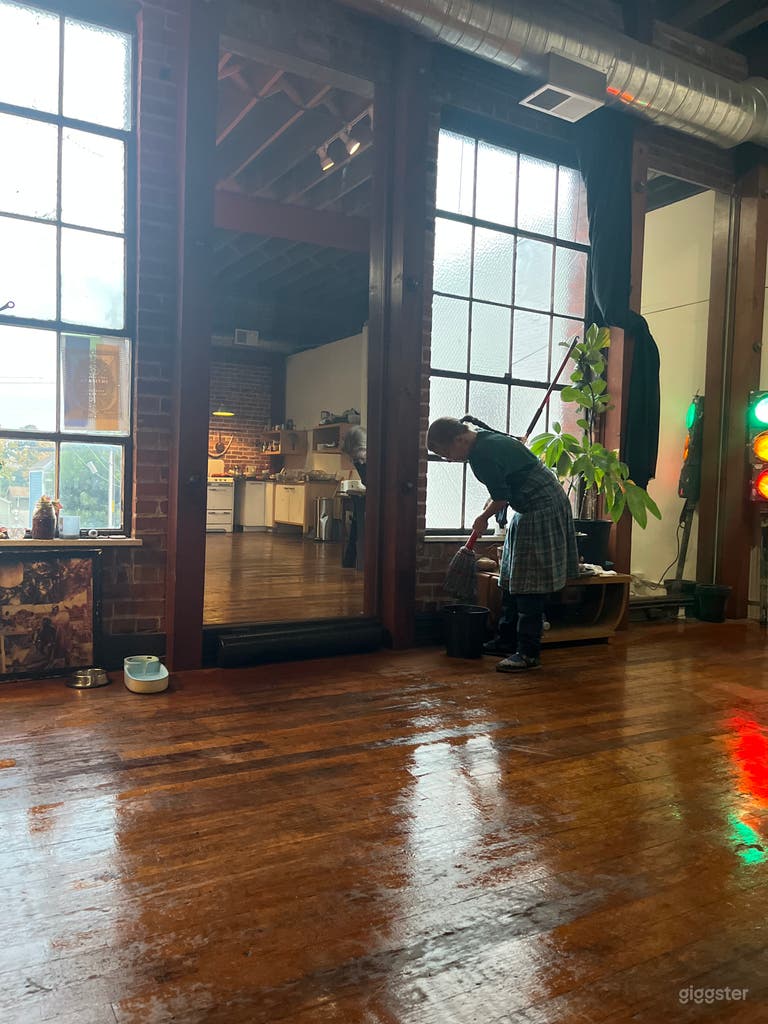  Brick and Beam Warehouse in Historic Cigar Factory 