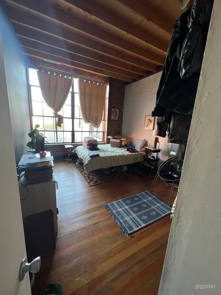  Brick and Beam Warehouse in Historic Cigar Factory 