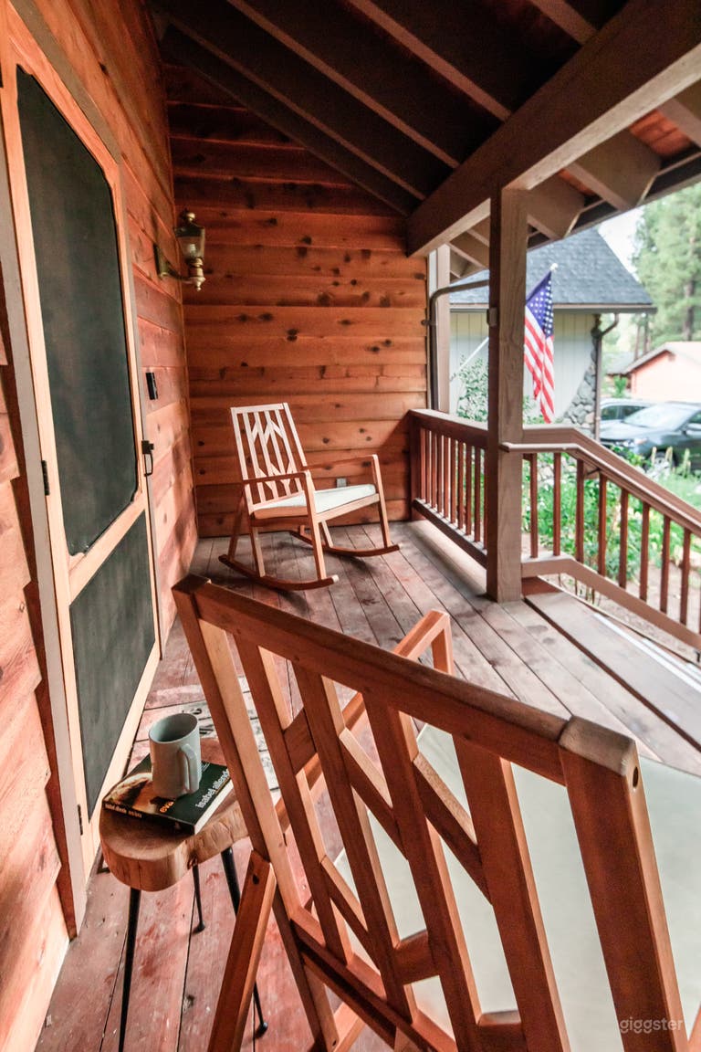  Beautifully refurbished modern mountain home 