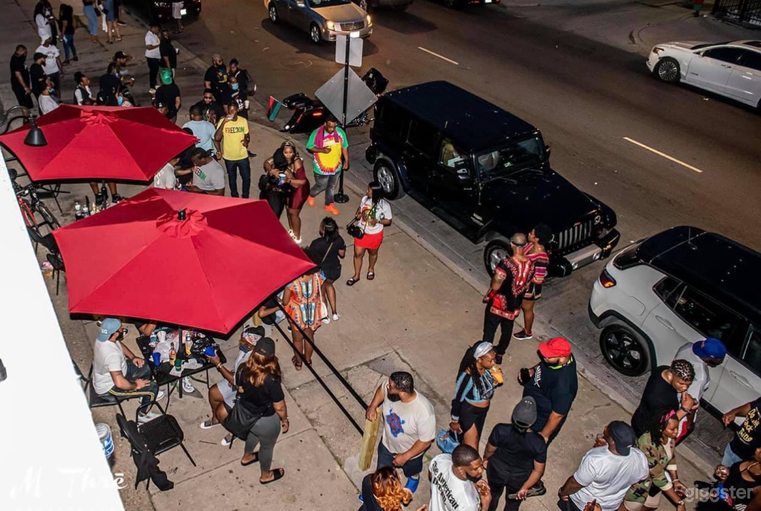 Outdoor Patio In Chicago Photo 3