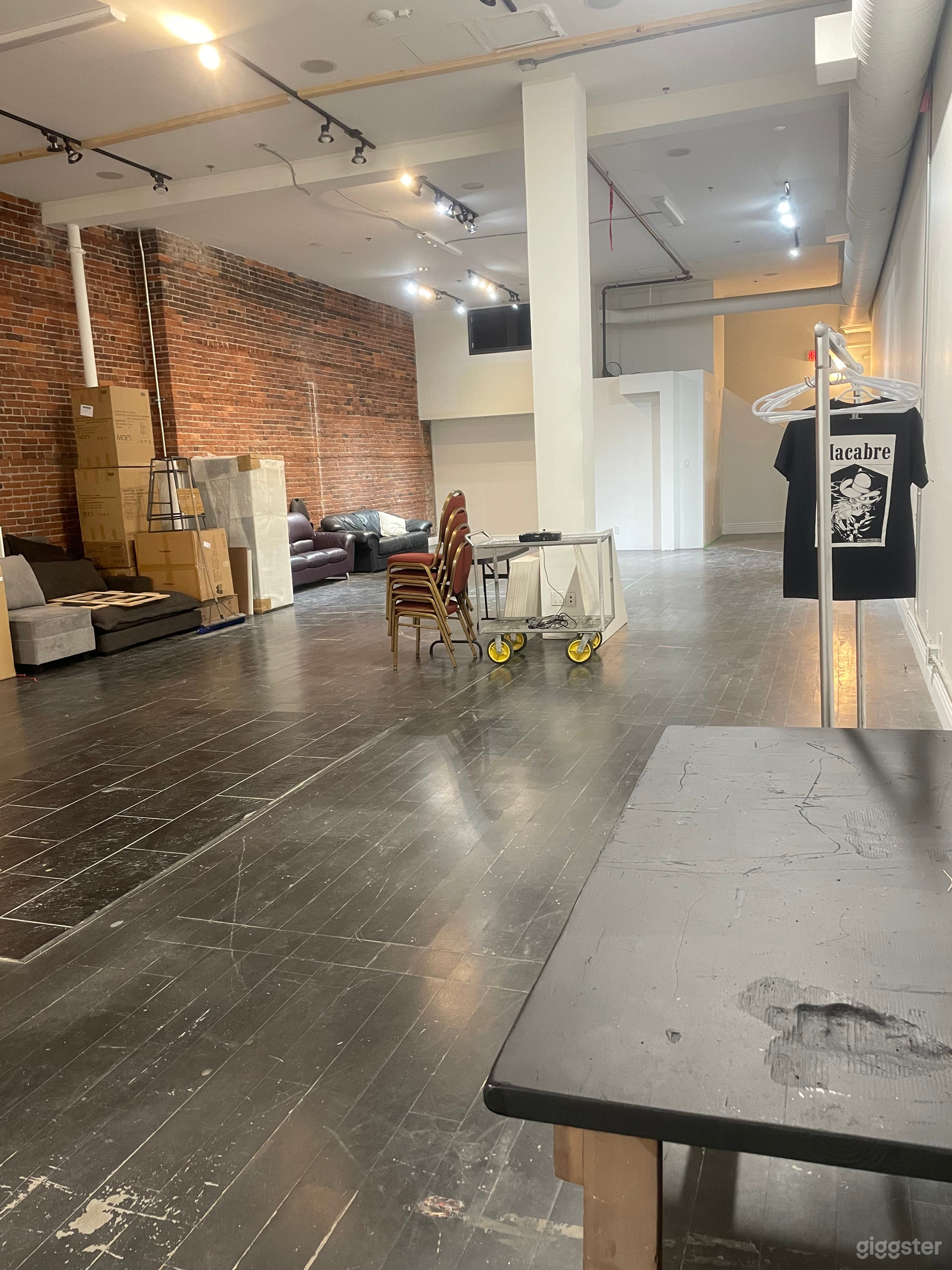 Gastown Ground Level Space with Tall Ceilings Photo 2