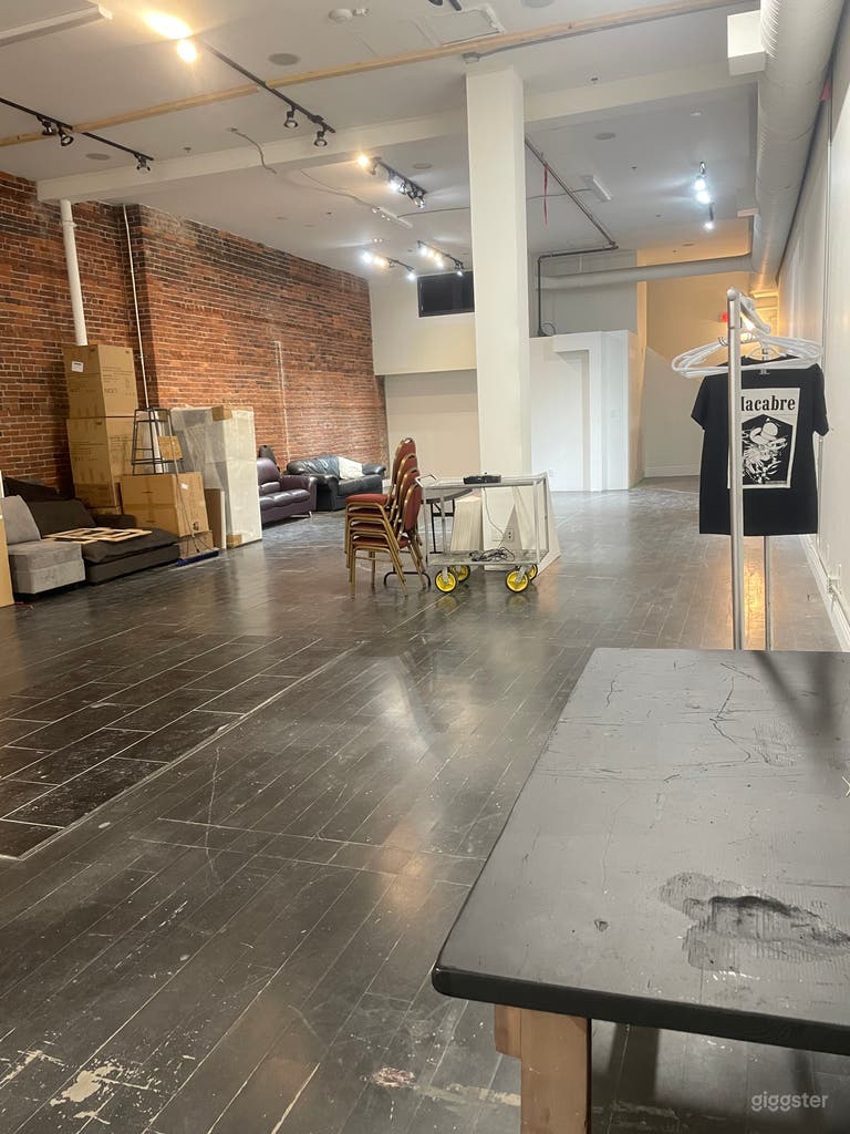  Gastown Ground Level Space with Tall Ceilings 